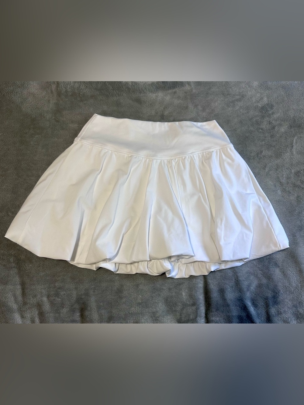 Gilly Hicks White Women's Skater Tennis Skirt MEDIUM
